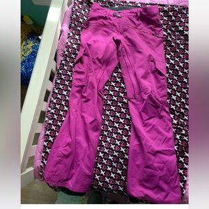 Woman’s 686 snow pants